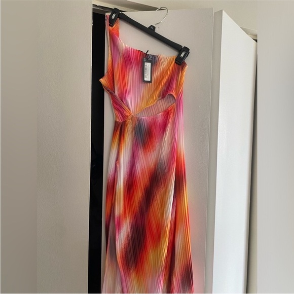 PINK ABSTRACT PRINT PLISSE KNOTTED SPLIT DETAIL MAXI DRESS - MEDIUM - Picture 6 of 6